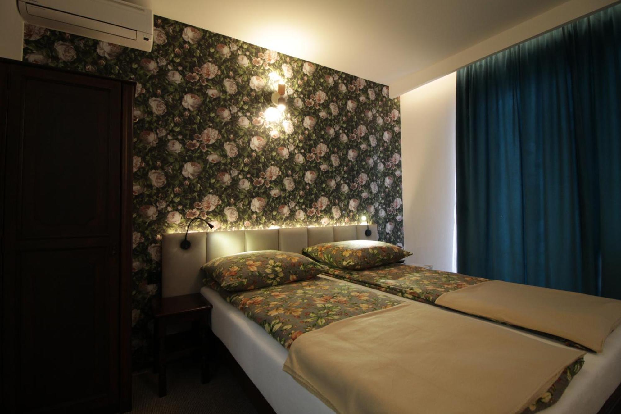 Motel Na Zbojeckiej Skawa エクステリア 写真